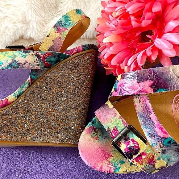 Twice the Fun - Wedge Floral Sparkle Sandle Sz. 9 - Picture 8 of 14